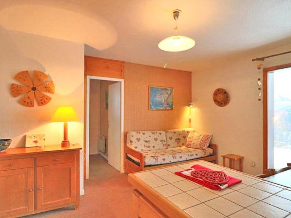 Appartement Montvalezan-La Rosière, 2 pièces, 6 personnes - FR-1-398-564にあるシーティングエリア