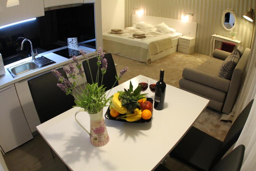 Postel nebo postele na pokoji v ubytování Studio Apartments Mirakul