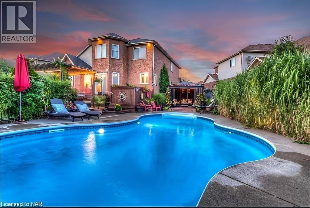 Luxe Pool Villa by Niagara! Entire Home, Niagara Falls (aktualisierte