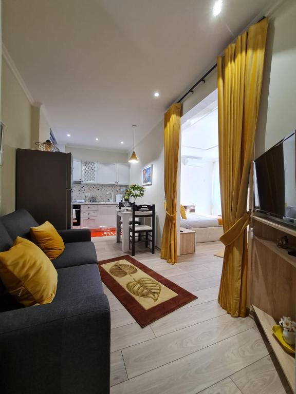 City Center Tirana luxury Orange Apartment 9B - Image 4