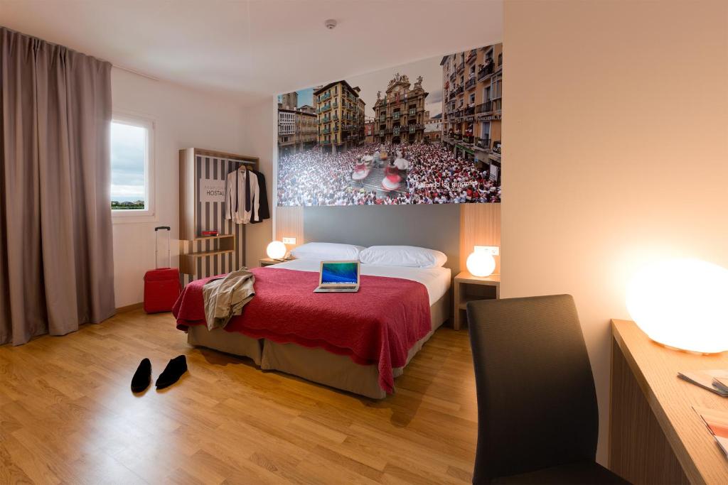 Hostal Pamplona Booking}