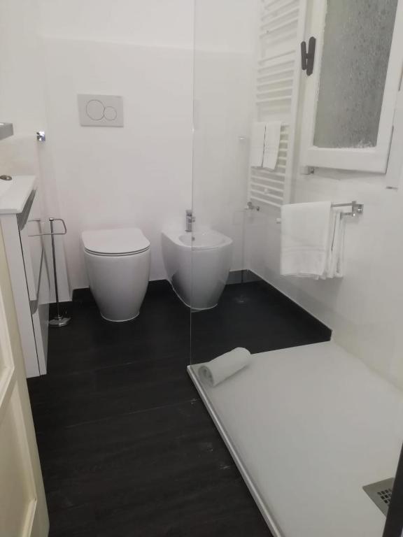 A bathroom at Varazzesuite apartment