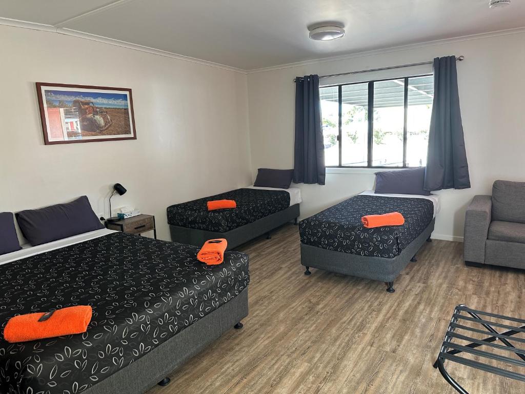 Posezení v ubytování Winton Outback Motel