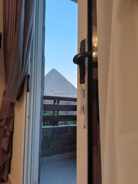 Nespecifikovaný výhled na hory nebo výhled na hory při pohledu z hotelu