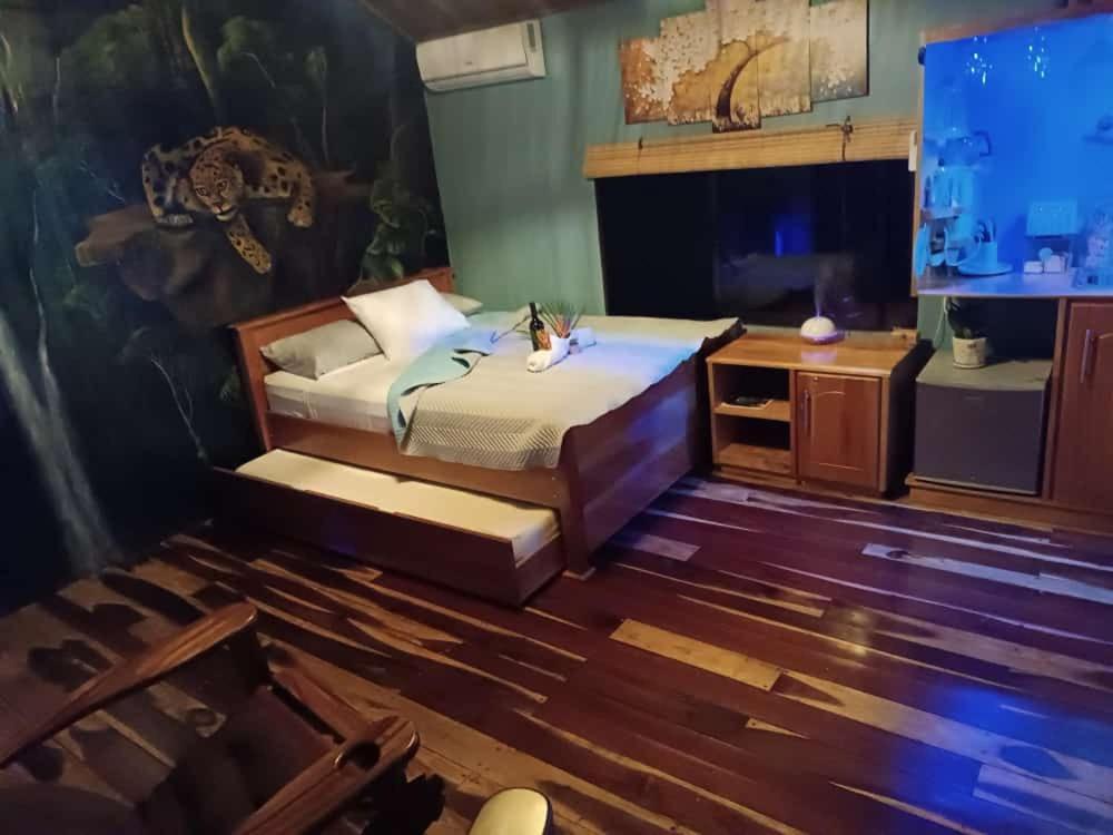 TV a/nebo společenská místnost v ubytování El Valle Mineral Springs