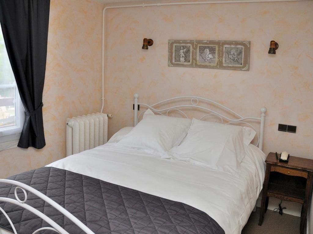 Logis Hôtel Auberge De L'ecole - Habitación Doble Clásica