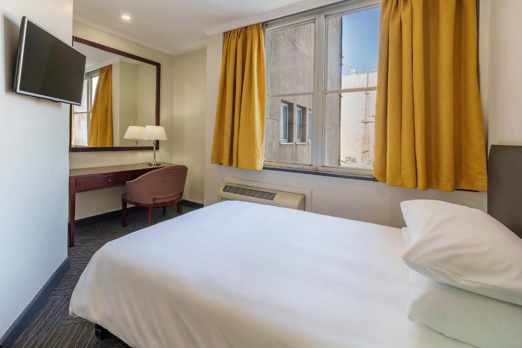 Protea Hotel by Marriott Lusaka Cairo Road - Guest Room, 1 Twin, City View