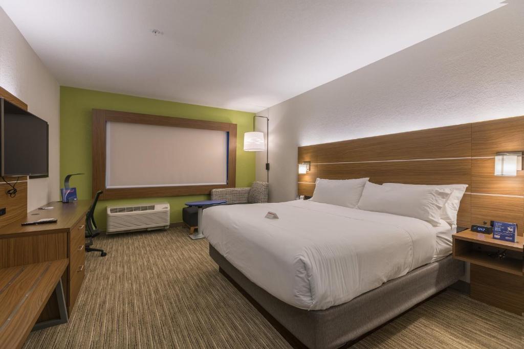 Holiday Inn Express & Suites - San Marcos South by IHG photo