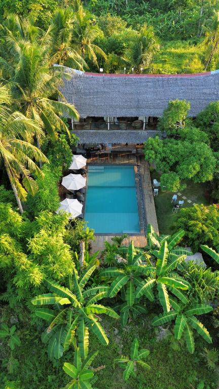 Bazén v ubytování The Hillside Resort Siargao nebo v jeho okolí