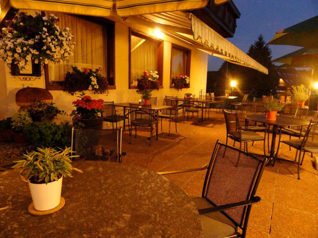 En restaurant eller et spisested på Gasthof Sonne