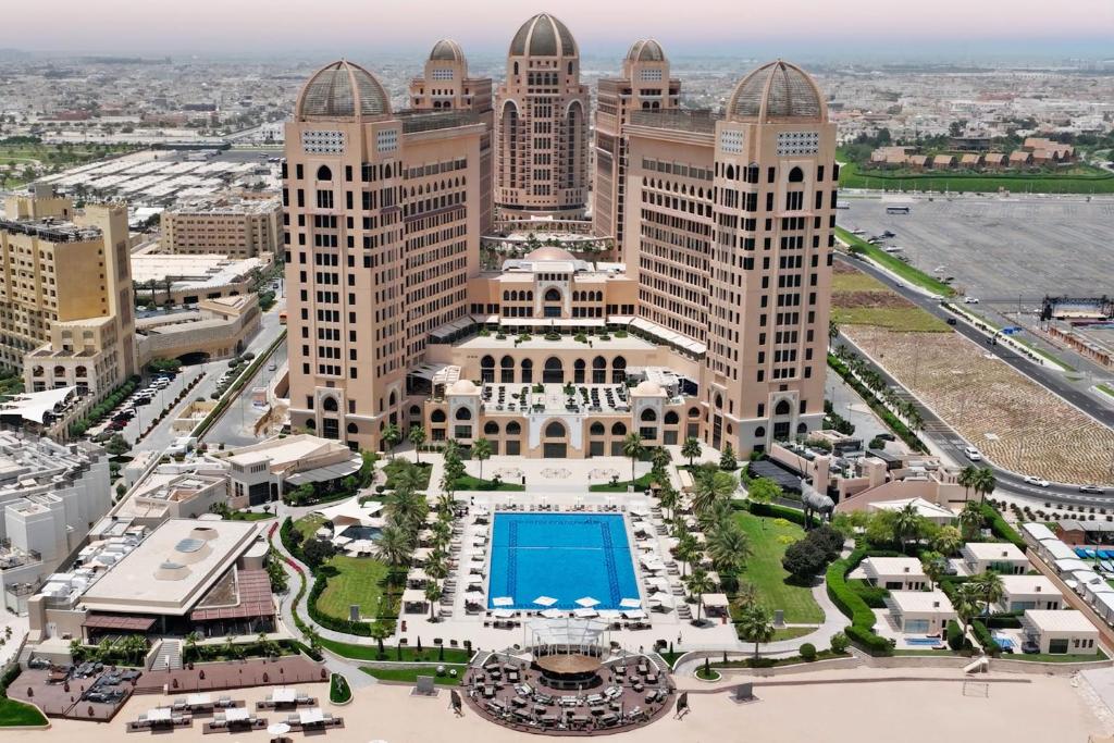 Bazén v ubytování The St. Regis Doha nebo v jeho okolí