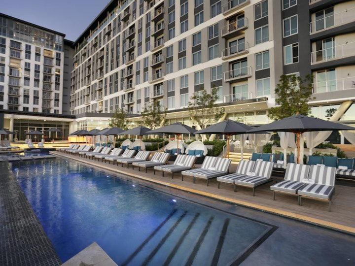 Kolam renang di atau dekat dengan 1 Bedroom Luxury Apartment in Luxury Hotel & Apartments in Sandton Central