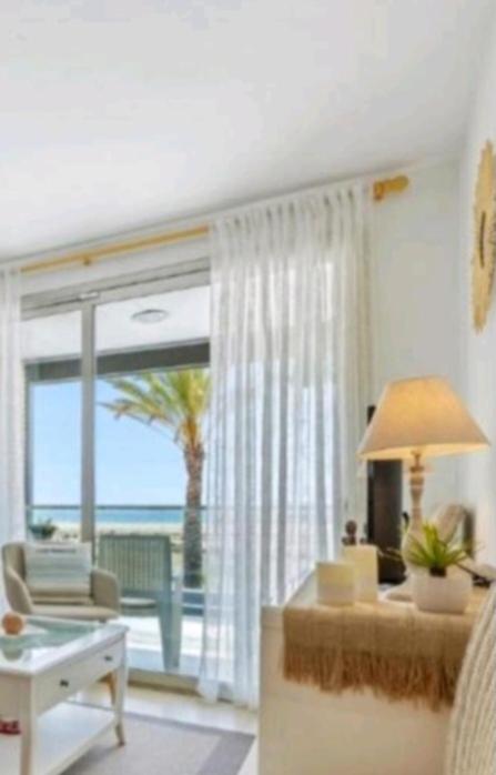 Posezení v ubytování 1ª LÍNEA DE PLAYA. Apartamento: LA CALMA