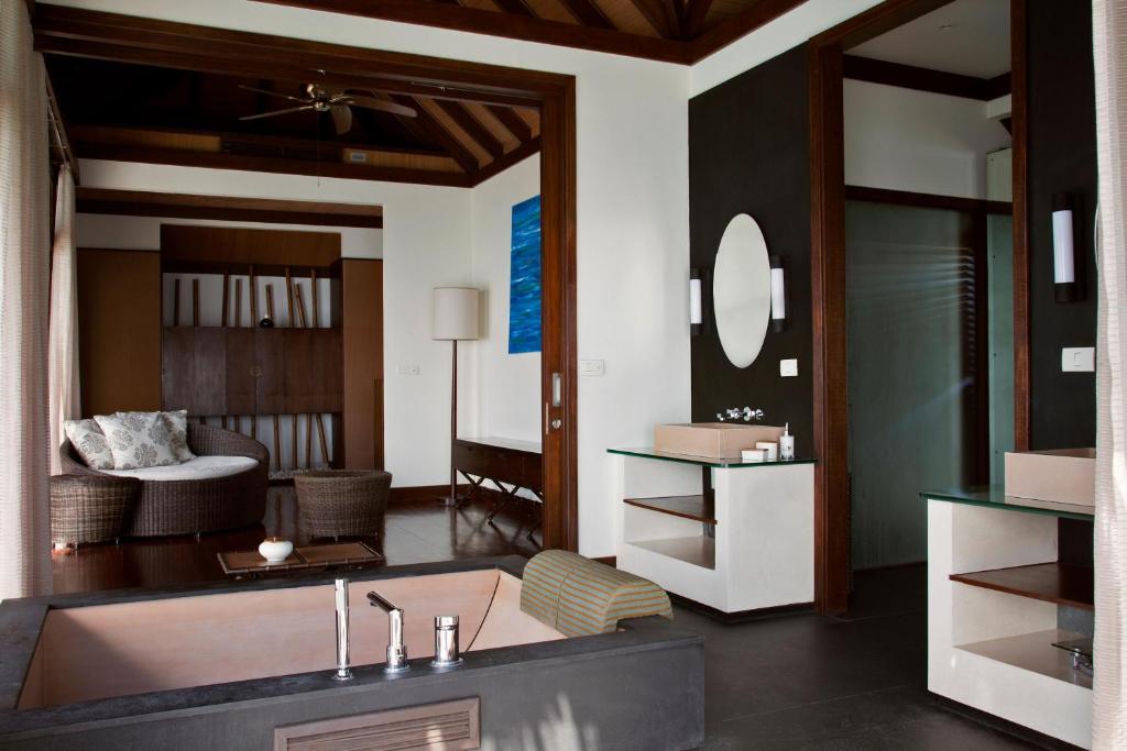 Coco Bodu Hithi - 50 Percent Off Shared Roundtrip Speedboat for Stays until 7th January 2027, Book by 31st January 2026 - 12