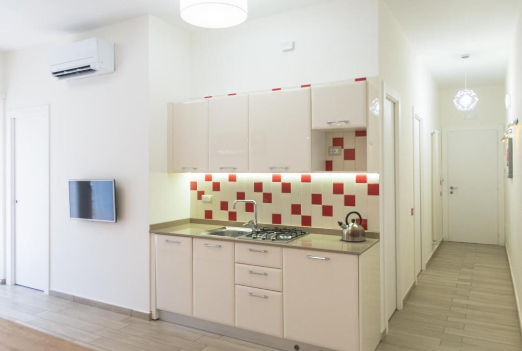 A kitchen or kitchenette at Casa Pisacane
