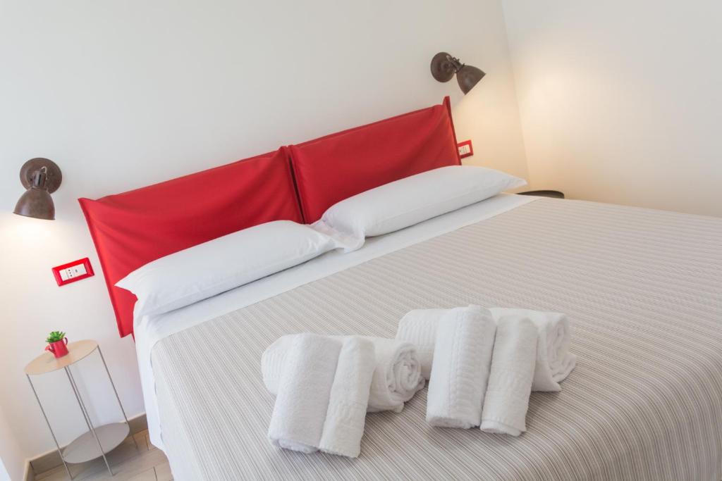 A bed or beds in a room at Casa Pisacane