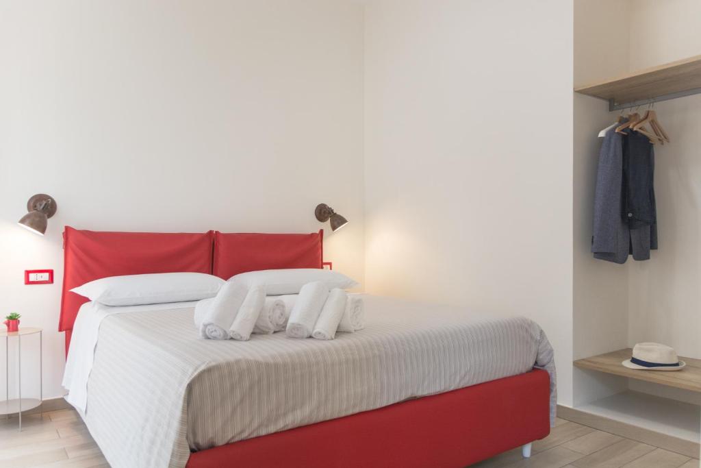 A bed or beds in a room at Casa Pisacane