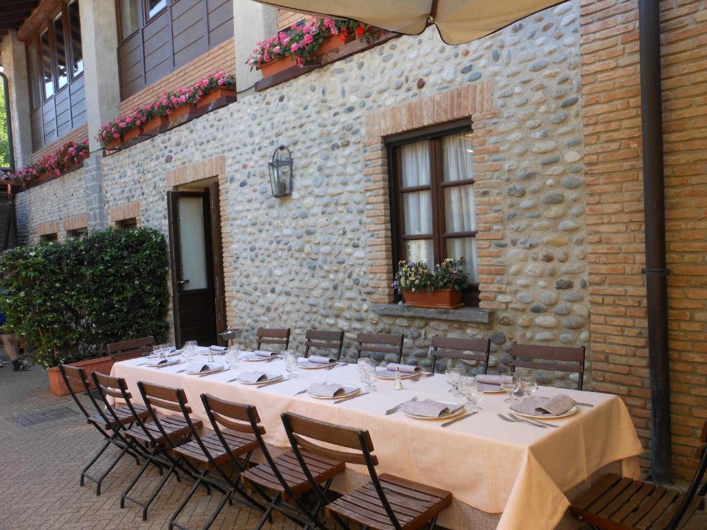 Restauracja lub miejsce do jedzenia w obiekcie Agriturismo Cassinazza