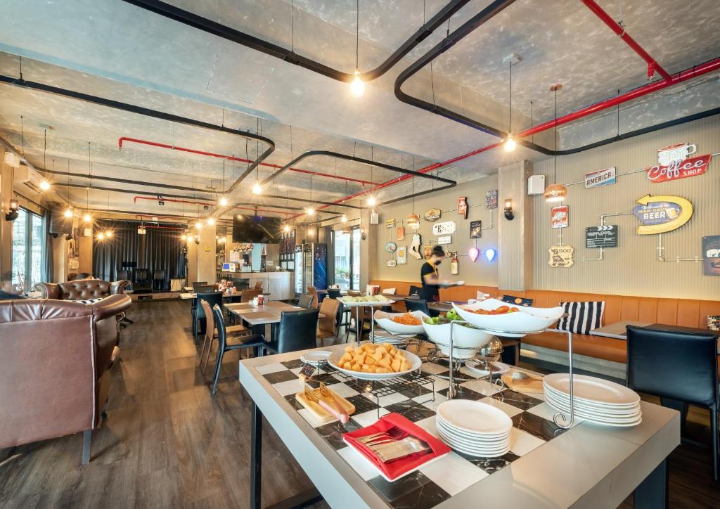 Qiu Hotel Sukhumvit - BTS On Nut Station - Resim 8