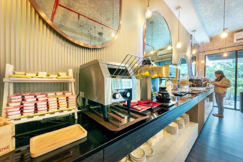 Qiu Hotel Sukhumvit - BTS On Nut Station - Resim 13