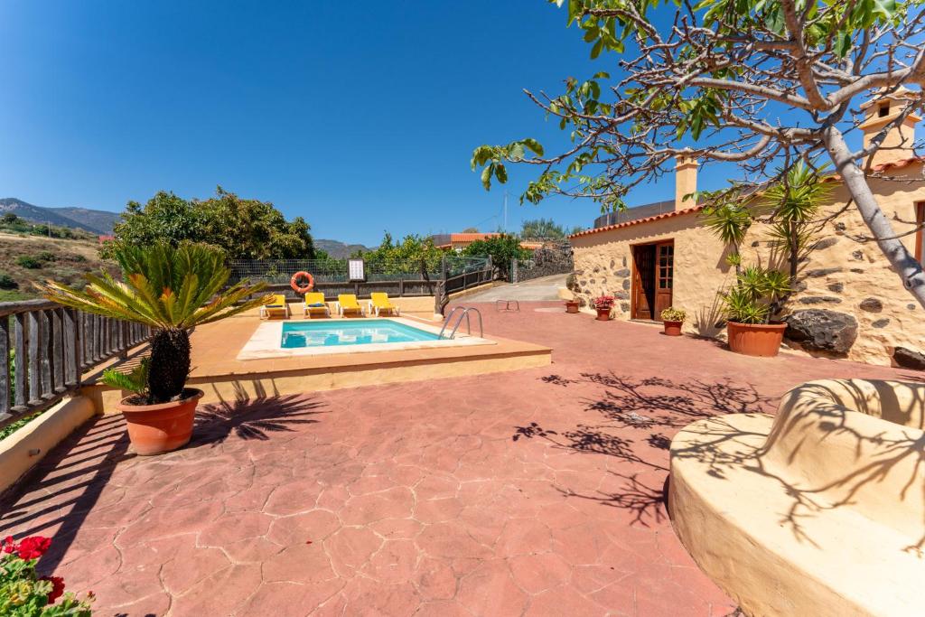 The swimming pool at or close to Casa Rural Tinamar