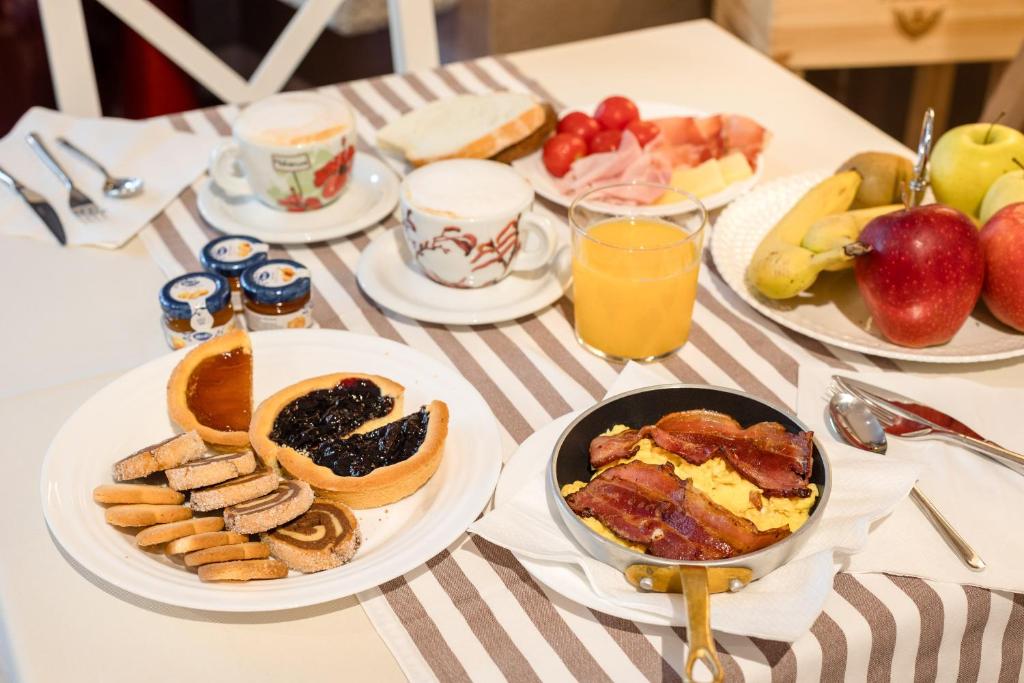 Jedlo v ubytovaní bed & breakfast alebo blízkom okolí