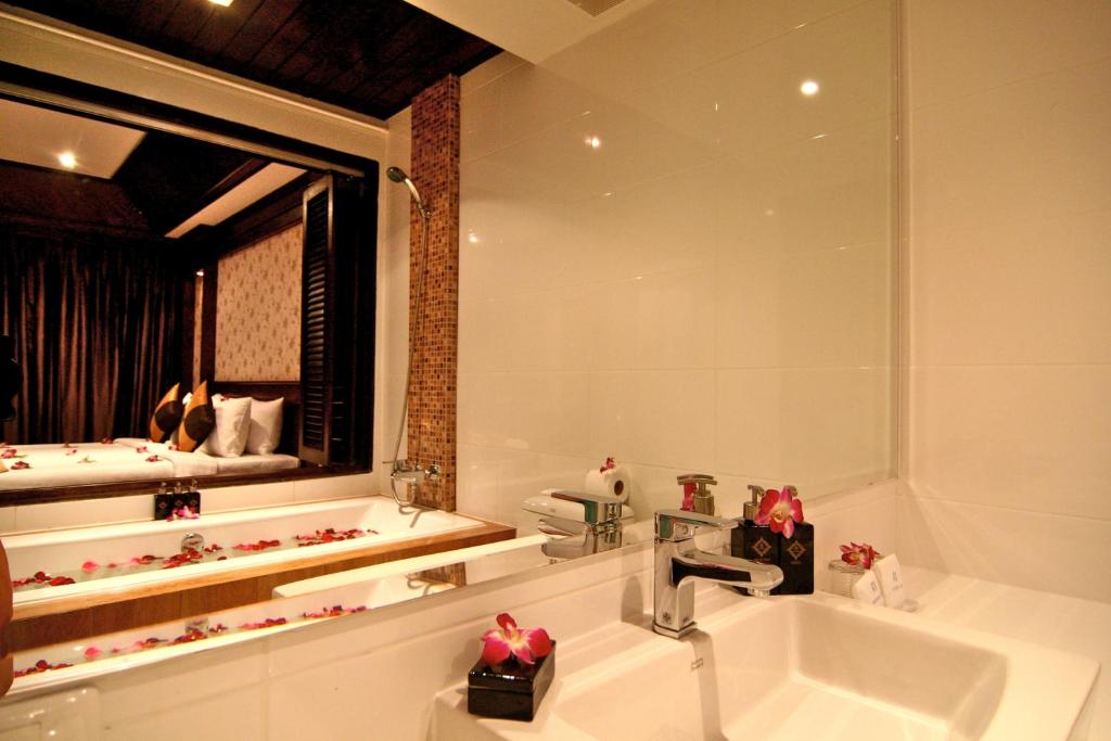 Koupelna v ubytování Rayaburi Hotel, Patong