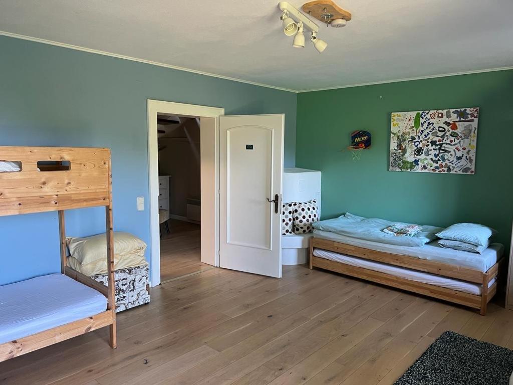 Postel nebo postele na pokoji v ubytování Home Sweet Vacation Home