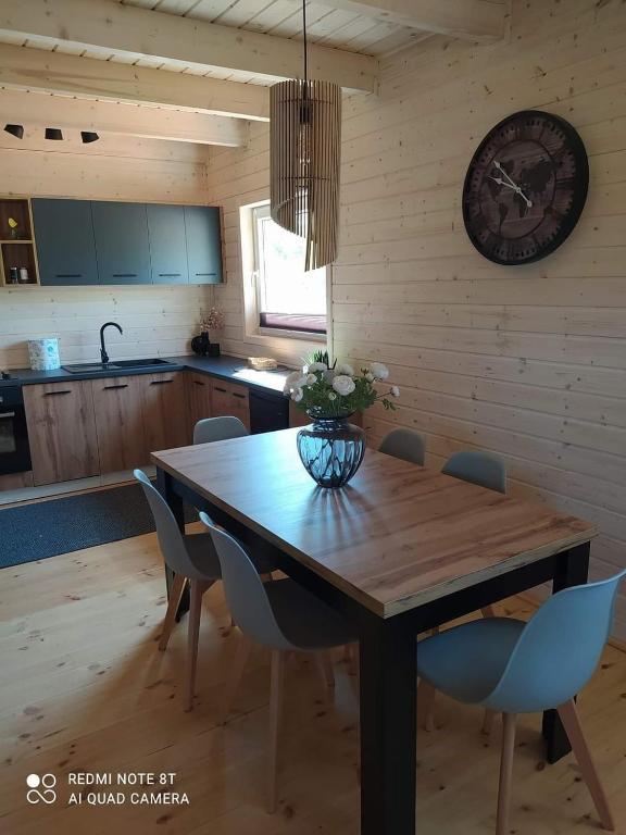 Kuchyň nebo kuchyňský kout v ubytování Cicha przystań domek na Kaszubach