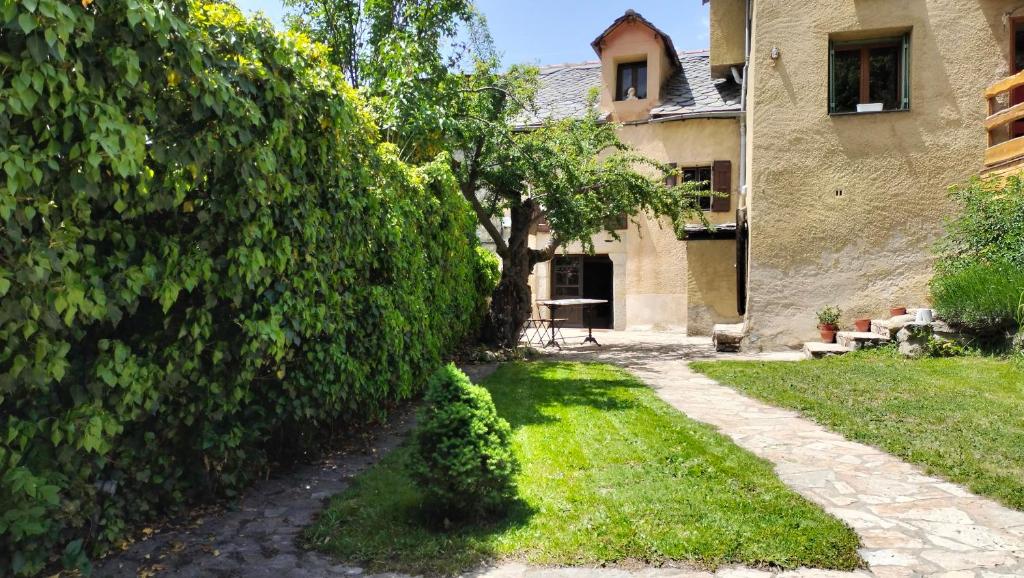 Κήπος έξω από το Maison en Cerdagne avec belle vue