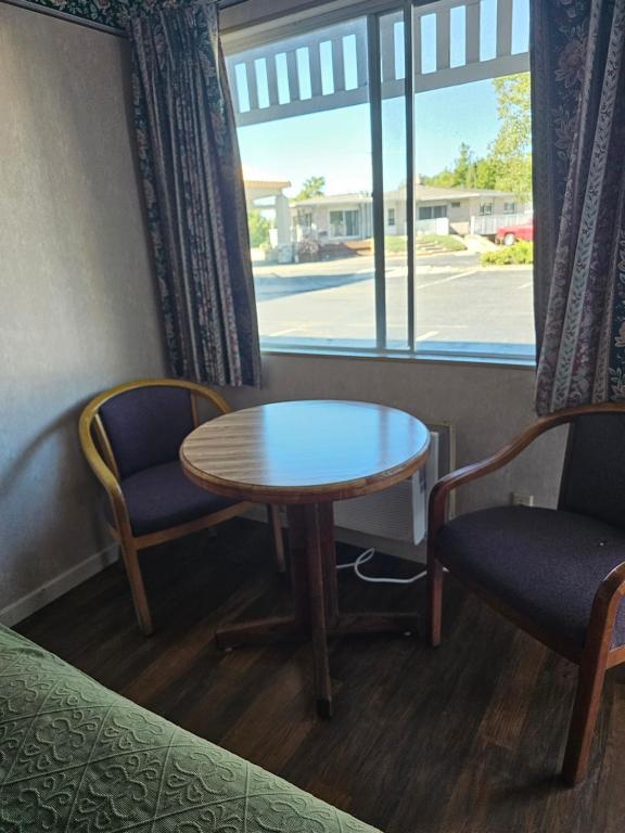 Posezení v ubytování Travelodge by Wyndham Mackinaw City