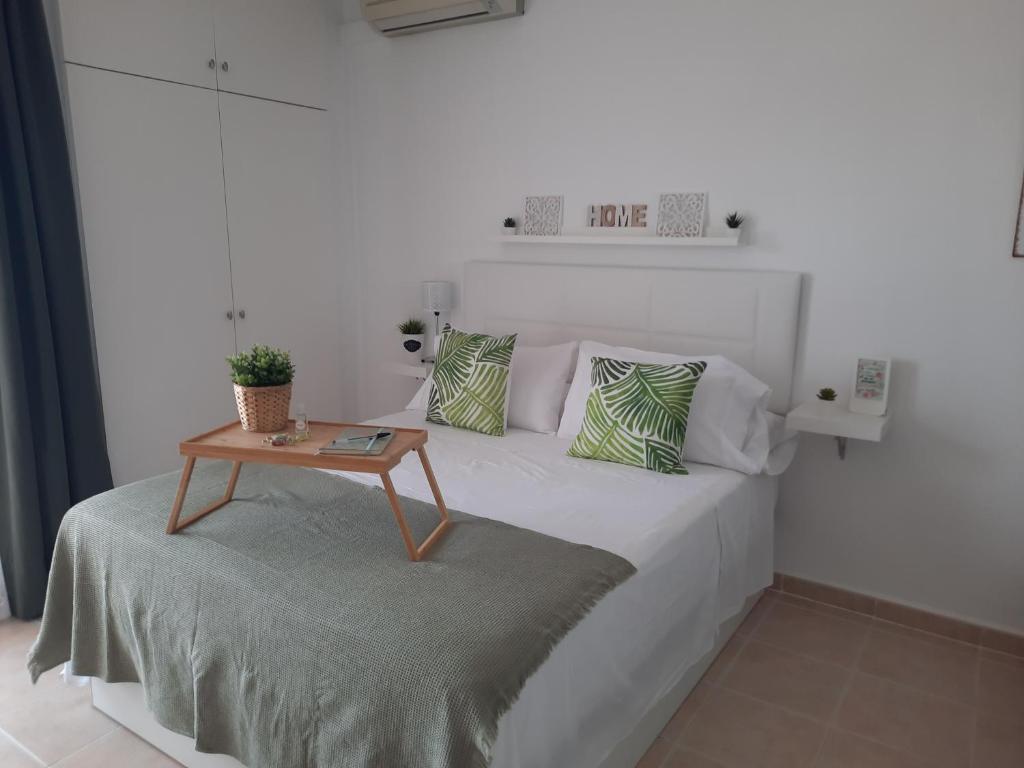 Postel nebo postele na pokoji v ubytování Benalbeach Holidays Benalmâdena