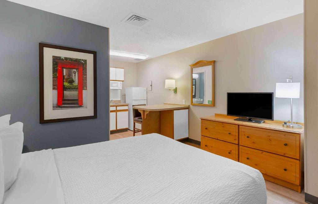 Extended Stay America Select Suites - Richmond - West End - I-64 - Studio Lit Queen-Size - Non-Fumeurs