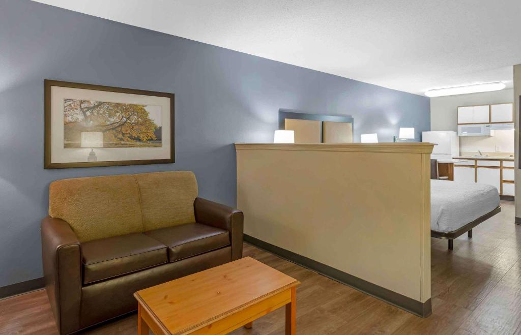 Extended Stay America Select Suites - Richmond - West End - I-64 - Studio De Luxe Avec 1 Lit King-Size - Non-Fumeurs