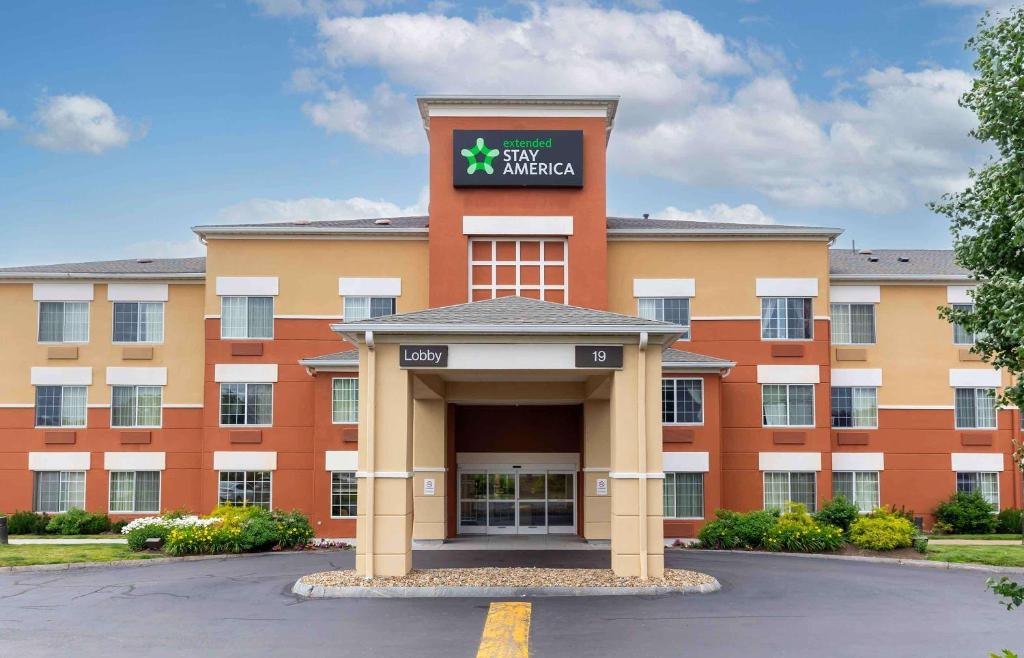 an exterior view of a hotel at Extended Stay America Suites - Boston - Marlborough in Marlborough
