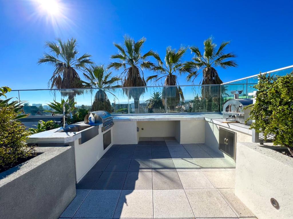 Balkón nebo terasa v ubytování Downtown Los Angeles Skyline balcony view Modern Penthouse