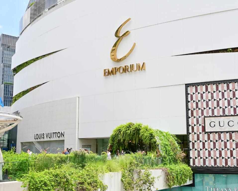 Louis Vuitton shop at Gaysorn plaza , Bangkok , Thailand Stock