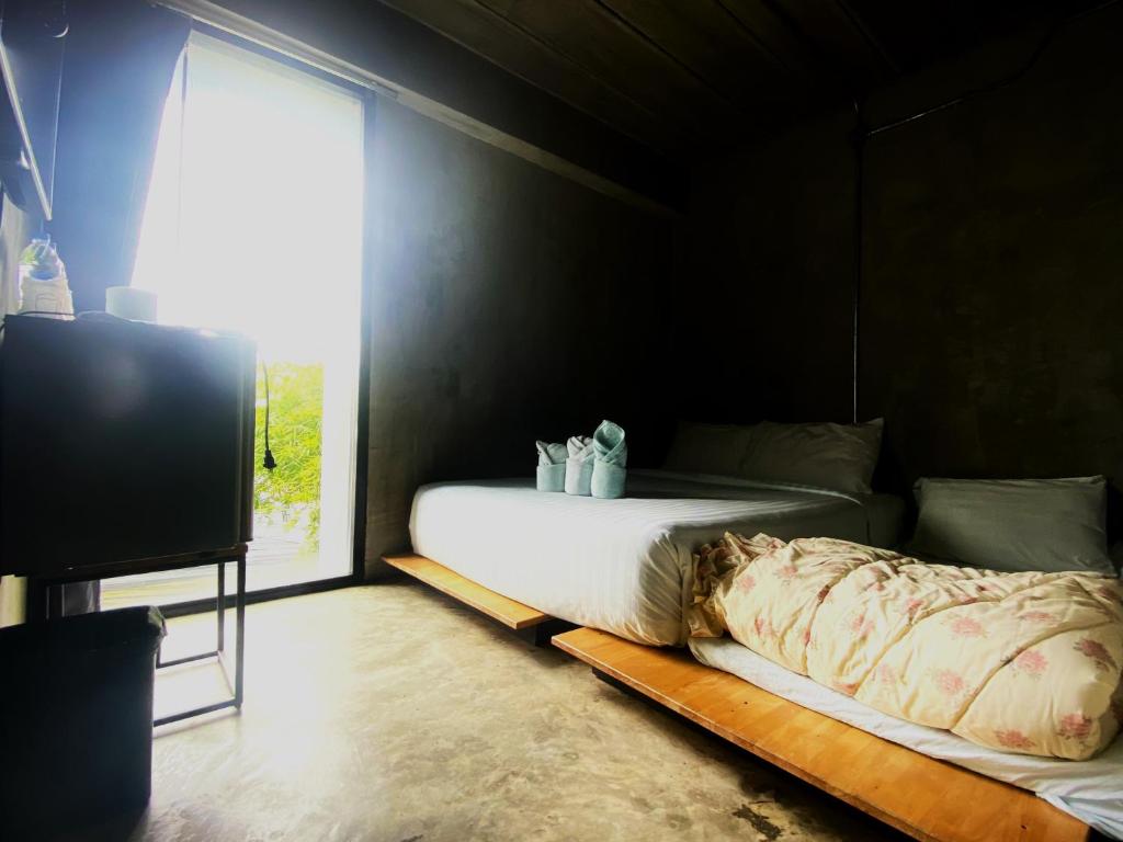 
Triple Room with Private Bathroom
