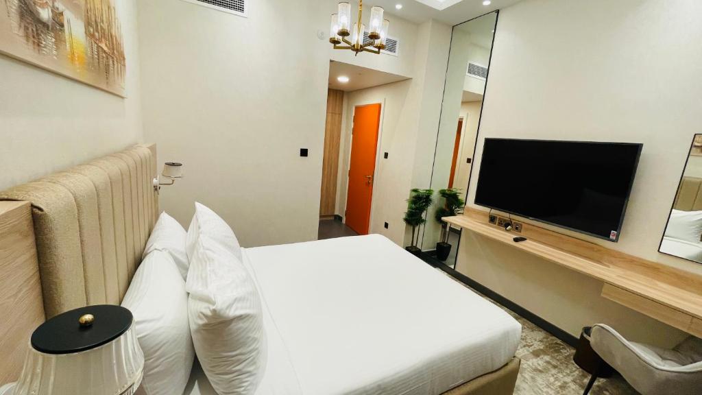 
Premier Room with Living Room
