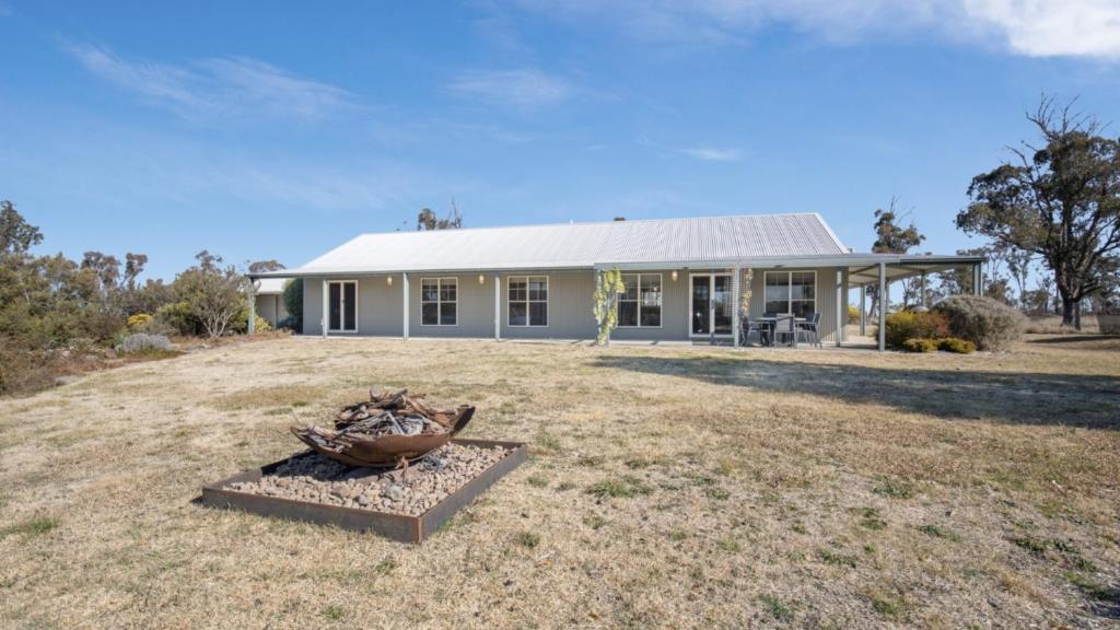 Rural Retreat In Beautiful Armidale, Armidale (updated prices 2024)