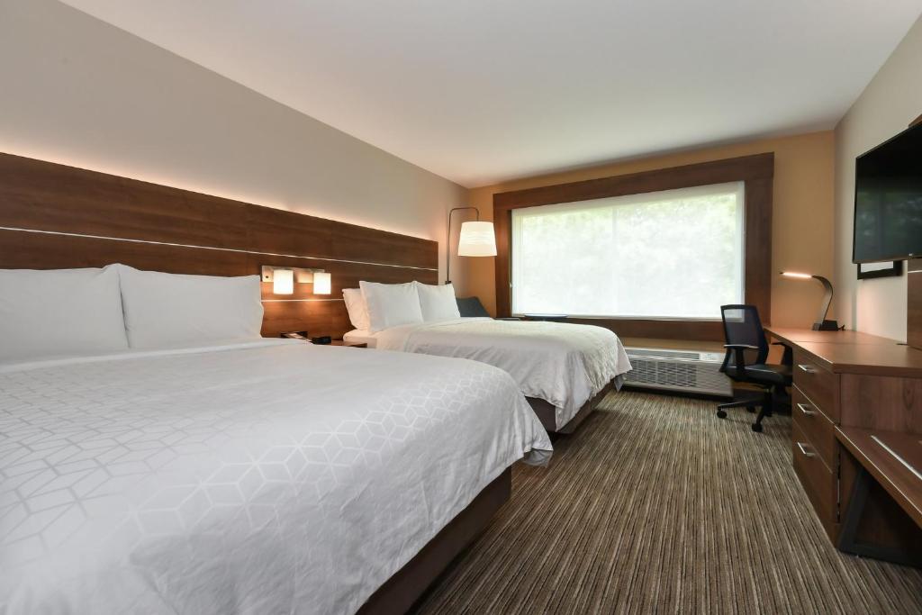Holiday Inn Express & Suites Charlotte - Ballantyne by IHG photo