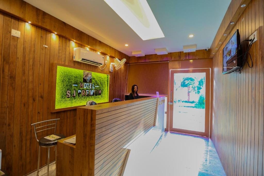 TV a/nebo společenská místnost v ubytování HOTEL SJ PREMIUM