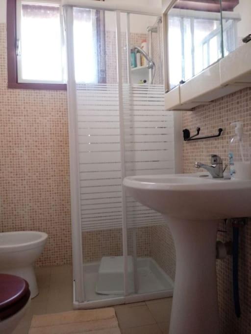 Koupelna v ubytování Villa in campagna vicina al mare Bonerelax