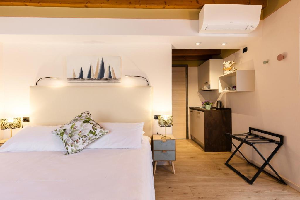 Kuchyňa alebo kuchynka v ubytovaní Charming Sirmione