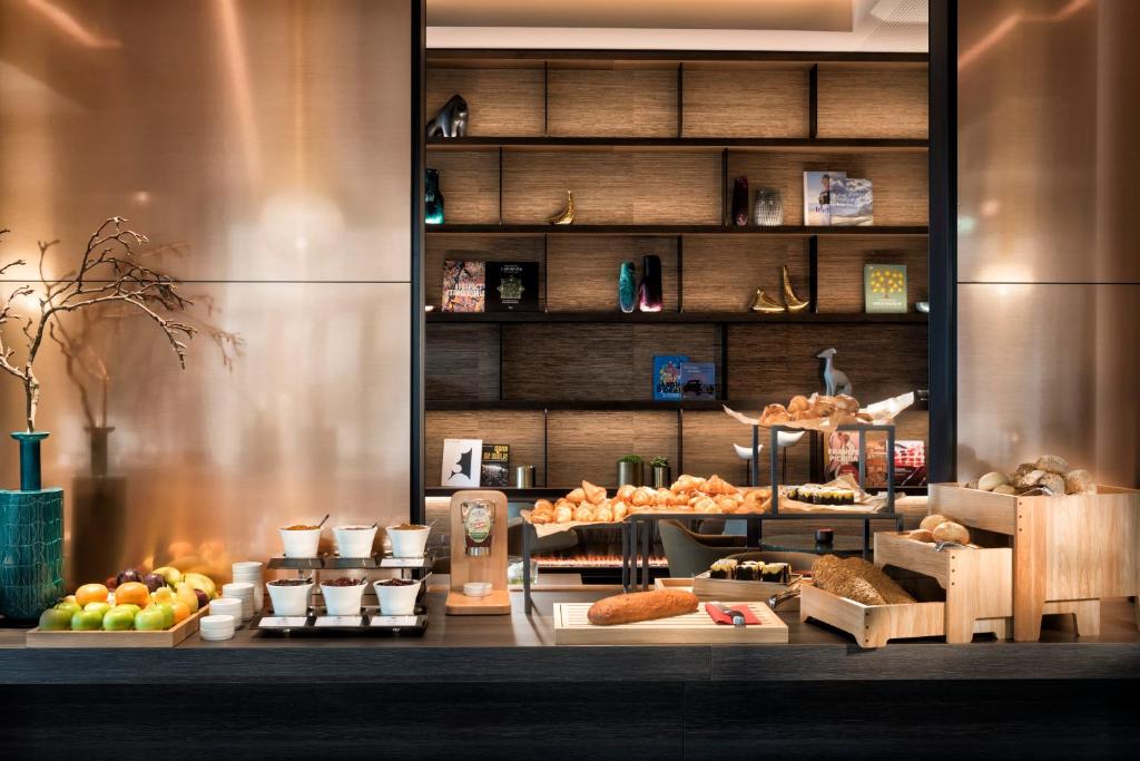 Adina Apartment Hotel Frankfurt Westend - Resim 7