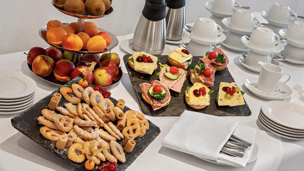 Hotel Bayerischer Hof Dresden - Resim 25