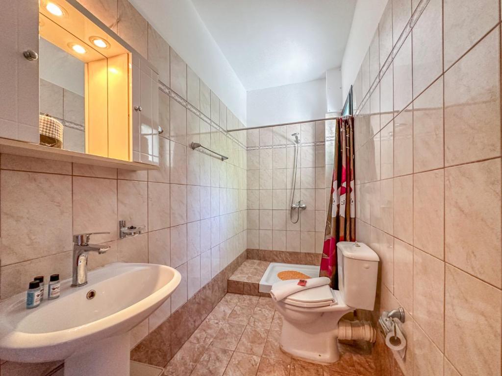 Kylpyhuone majoituspaikassa Muses Kalami