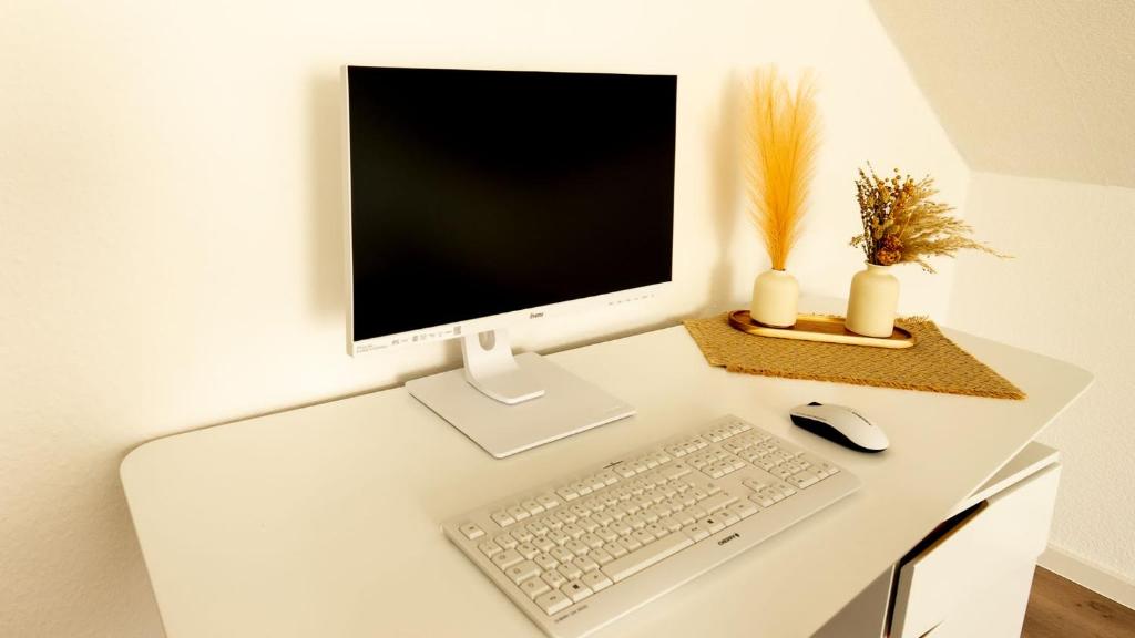 3,5-Zimmer inkl Arbeitsplatz, WLAN & free Netflix, Amazon-Free Parken vollausgestattete Wohnung, 24h Check In - 11