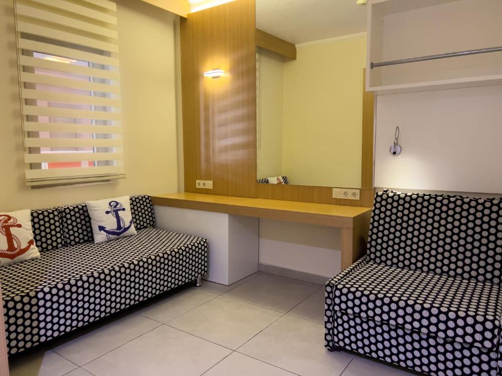 AQI Pegasos World - 9