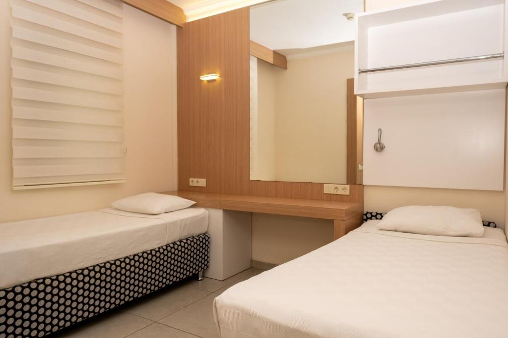 AQI Pegasos World - 10